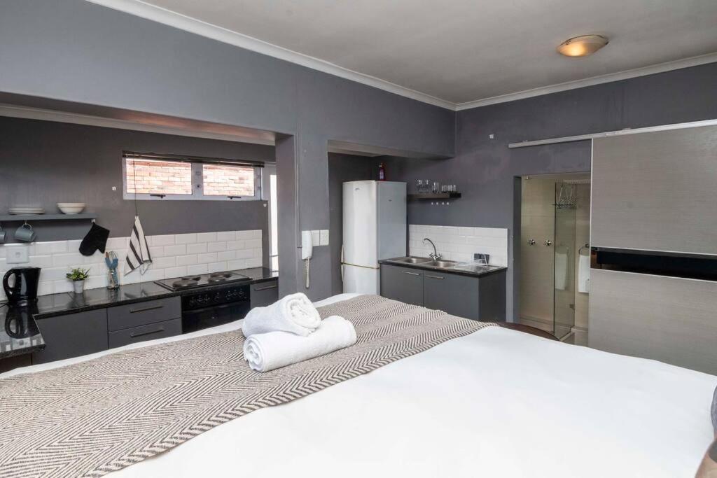 Simple Studio in Sea Point