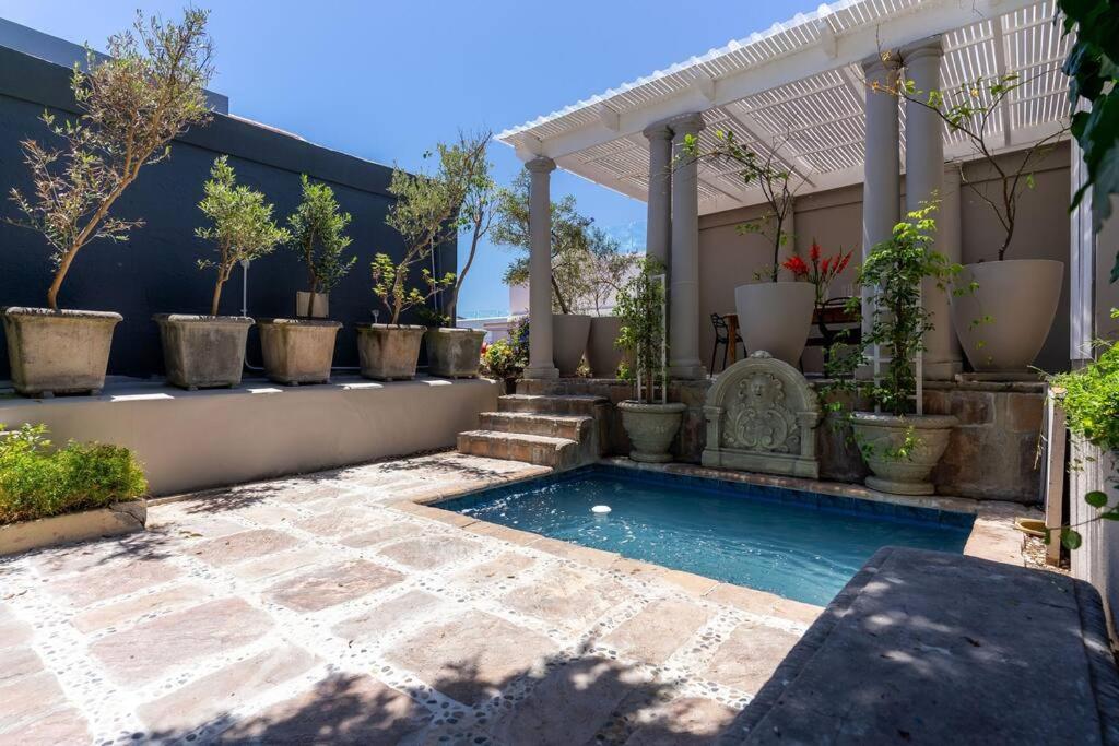 Clifton Garden Paradise