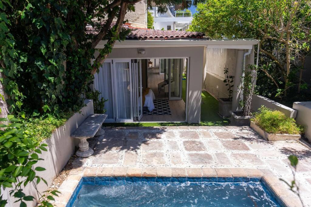Clifton Garden Paradise