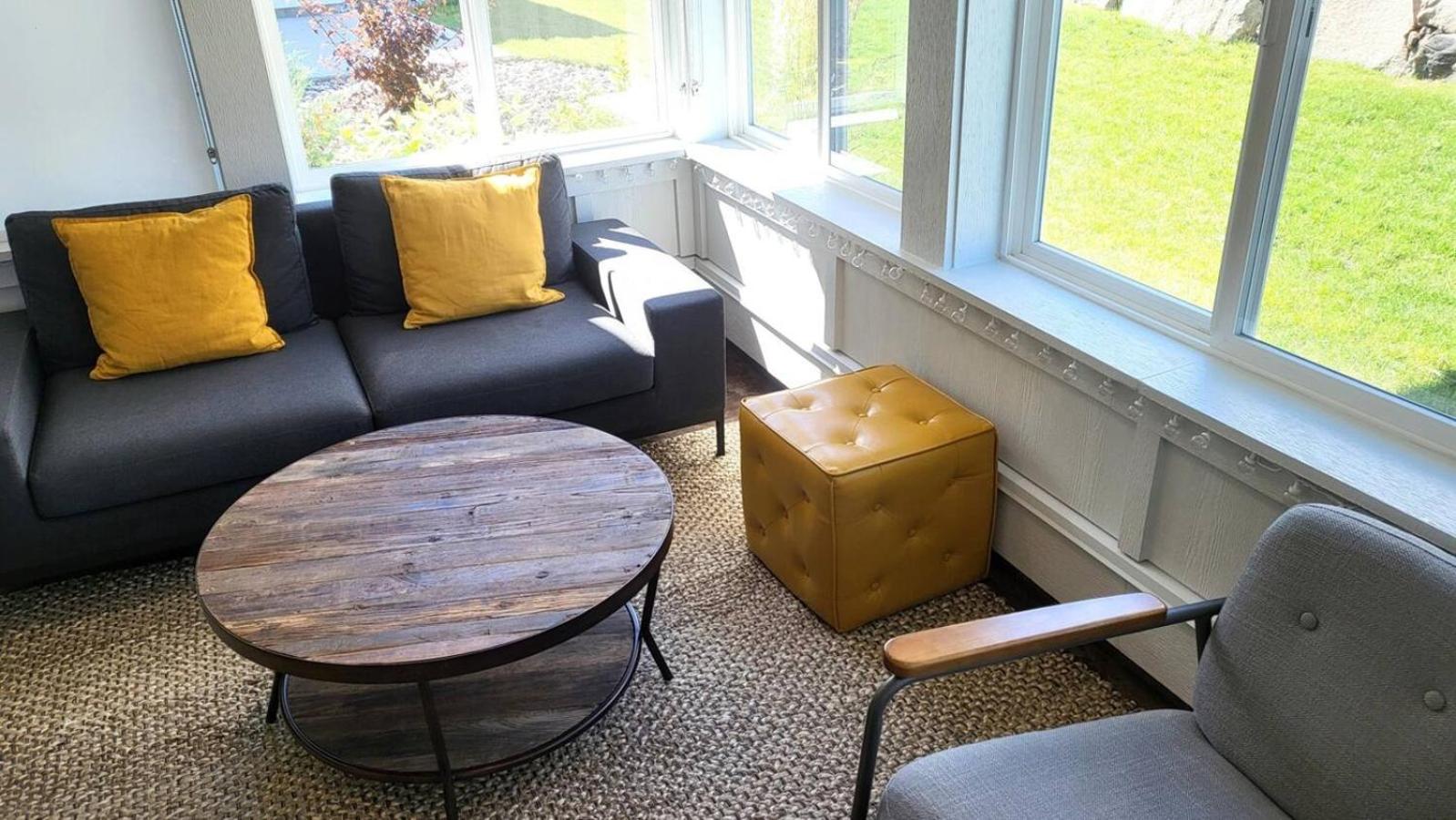 Large Modern Home At The Cottages #54