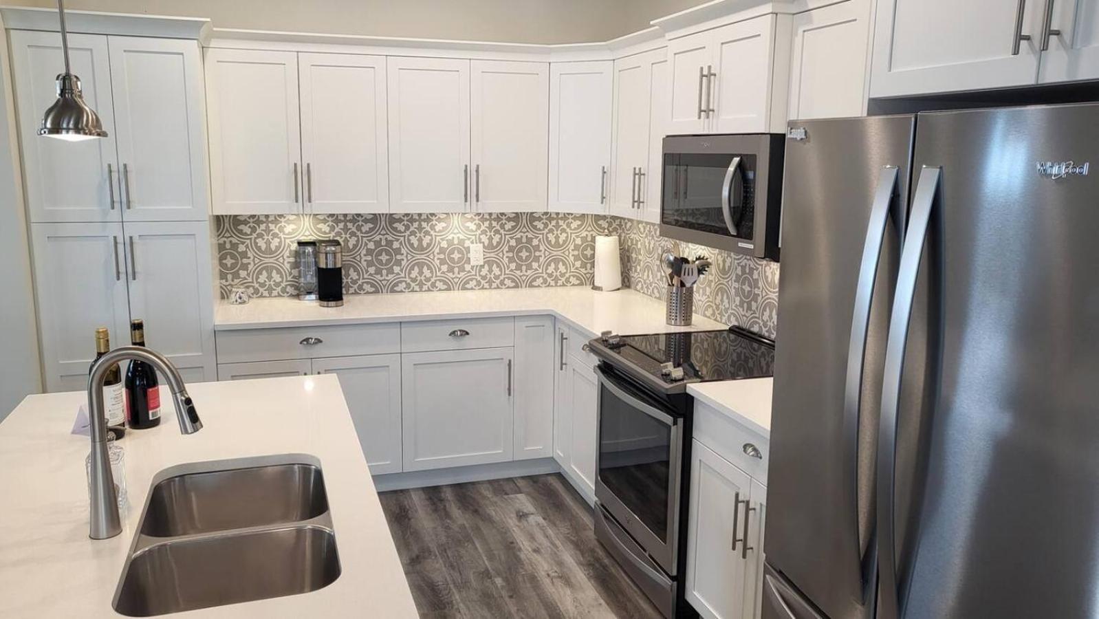 Large Modern Home At The Cottages #54