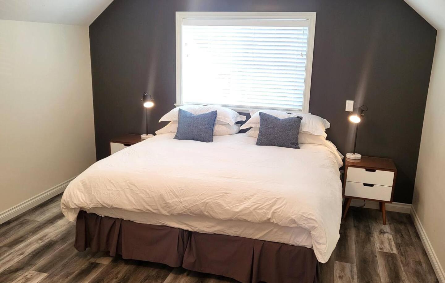 Large Modern Home At The Cottages #54