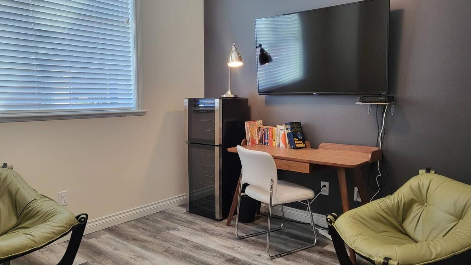 Large Modern Home At The Cottages #54