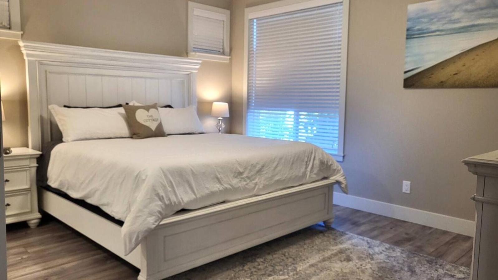 Sandy Cove Cottage - Steps From The Beach #70