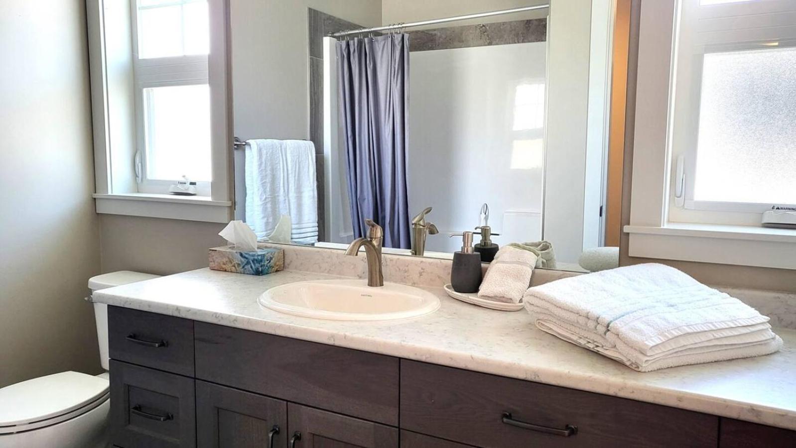Sandy Cove Cottage - Steps From The Beach #70