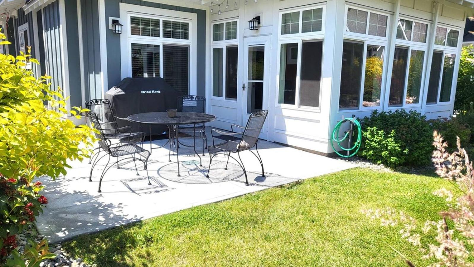 Sandy Cove Cottage - Steps From The Beach #70