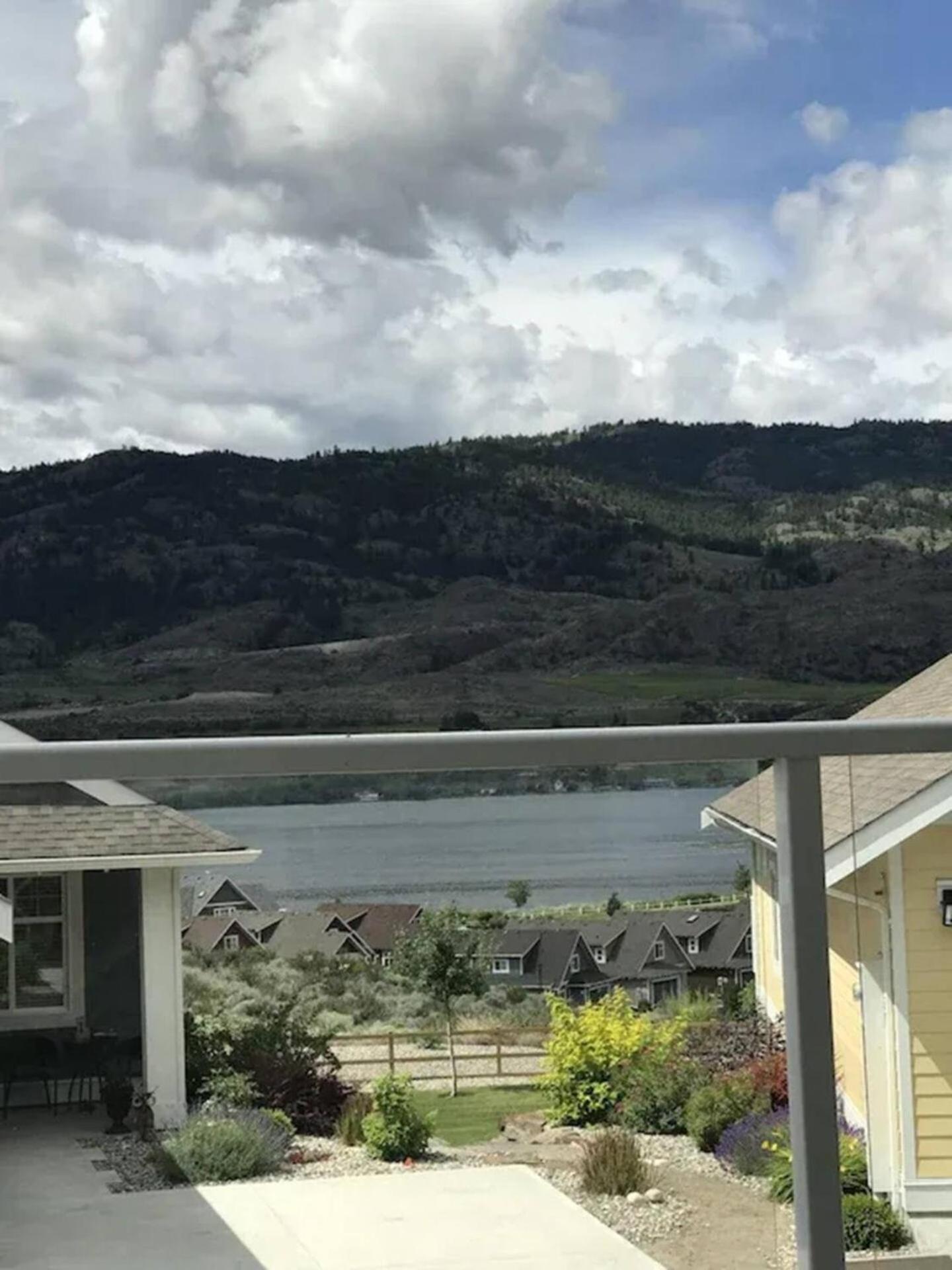 Sage Cottage On Osoyoos Lake #197