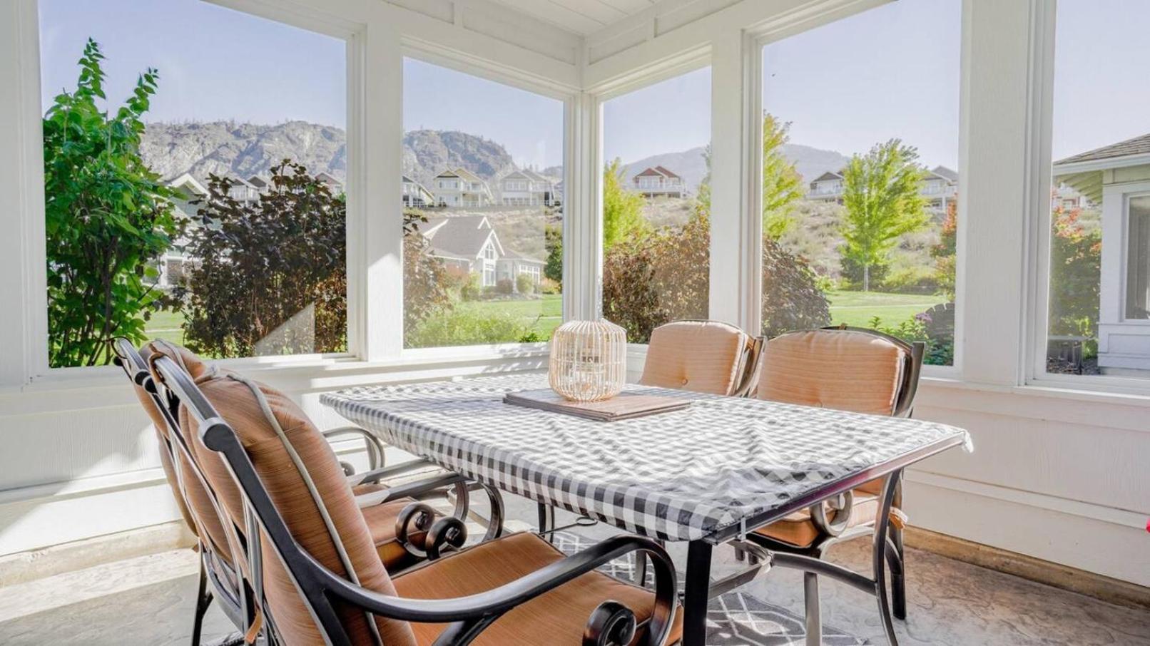 Syrah Cottage On Osoyoos Lake #130