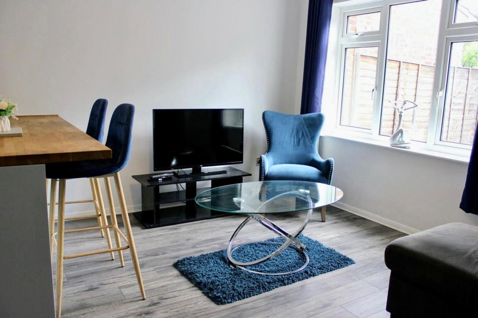 Cosy 2-Bedroom Home in Leamington Spa, Free WiFi & Free Parking view 5