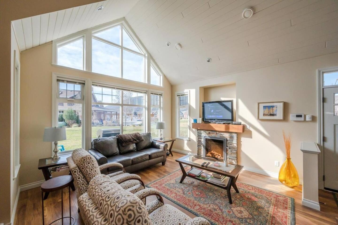 Sunrock Meadow Cottage On Osoyoos Lake