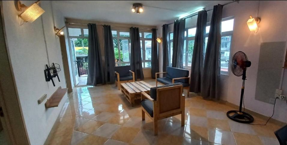 1st floor 2 mins from Mahebourg view 5