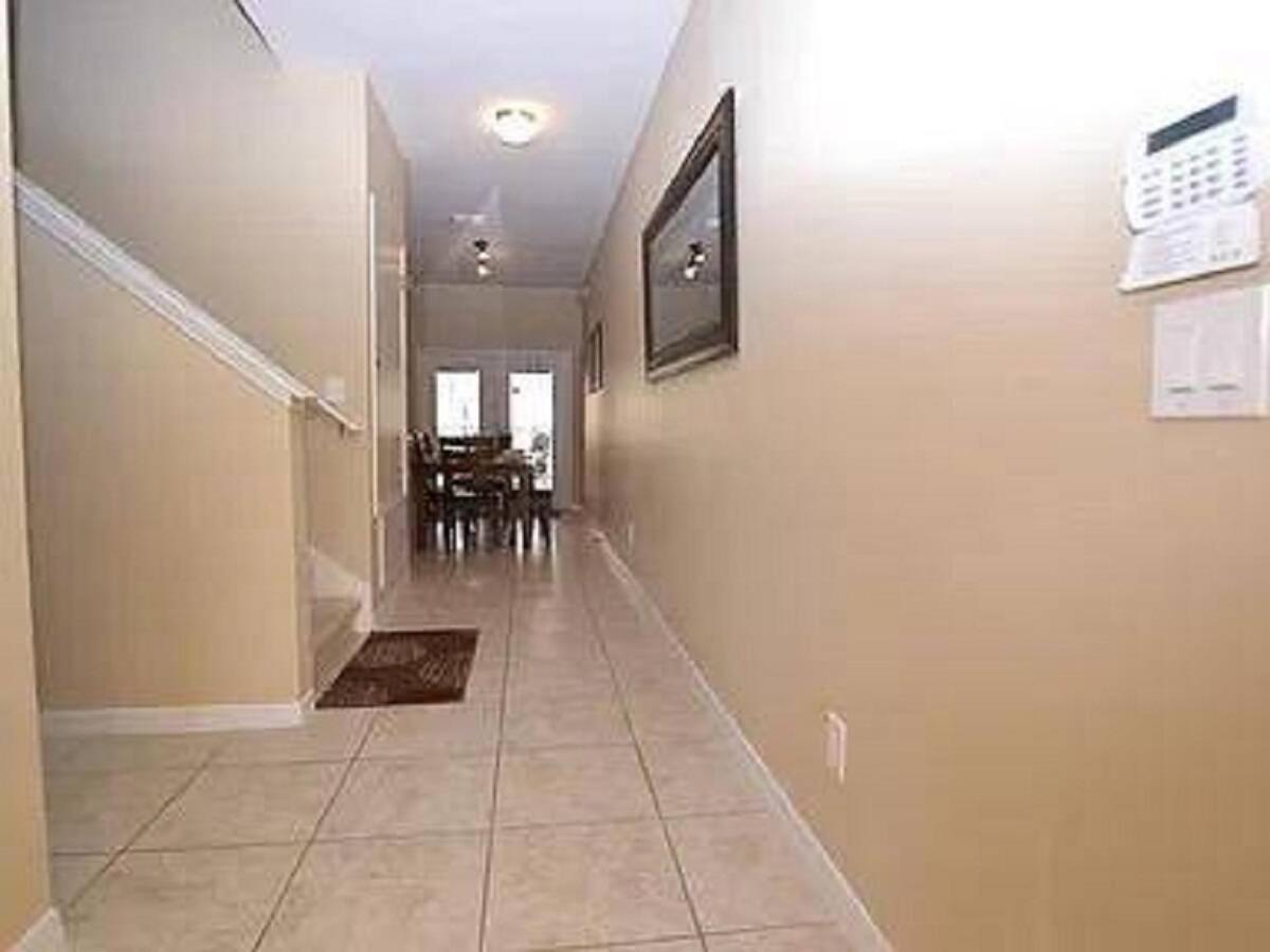 Home Watch - Lovely Townhome 4BD3BA at Paradise Palms PP8955 view 3