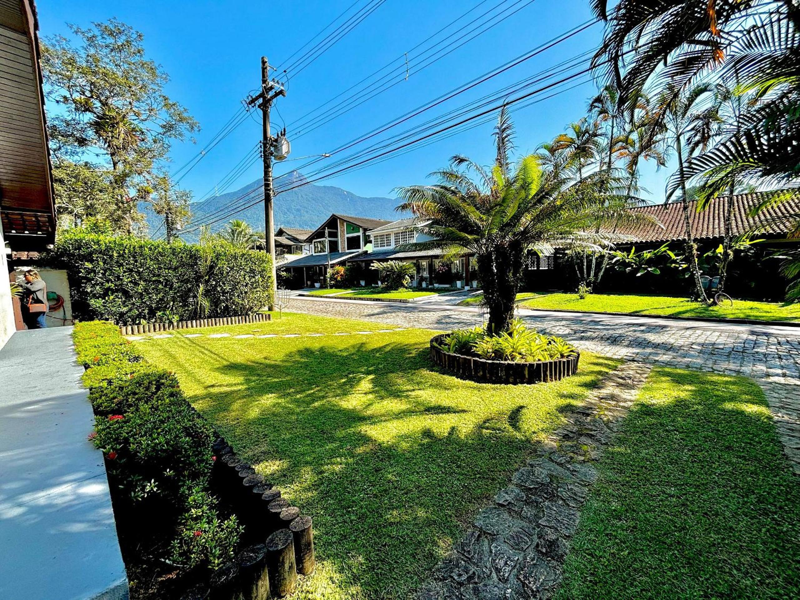 Casa em condomínio Luxuoso de Angra dos Reis que comporta até 8 pessoas.