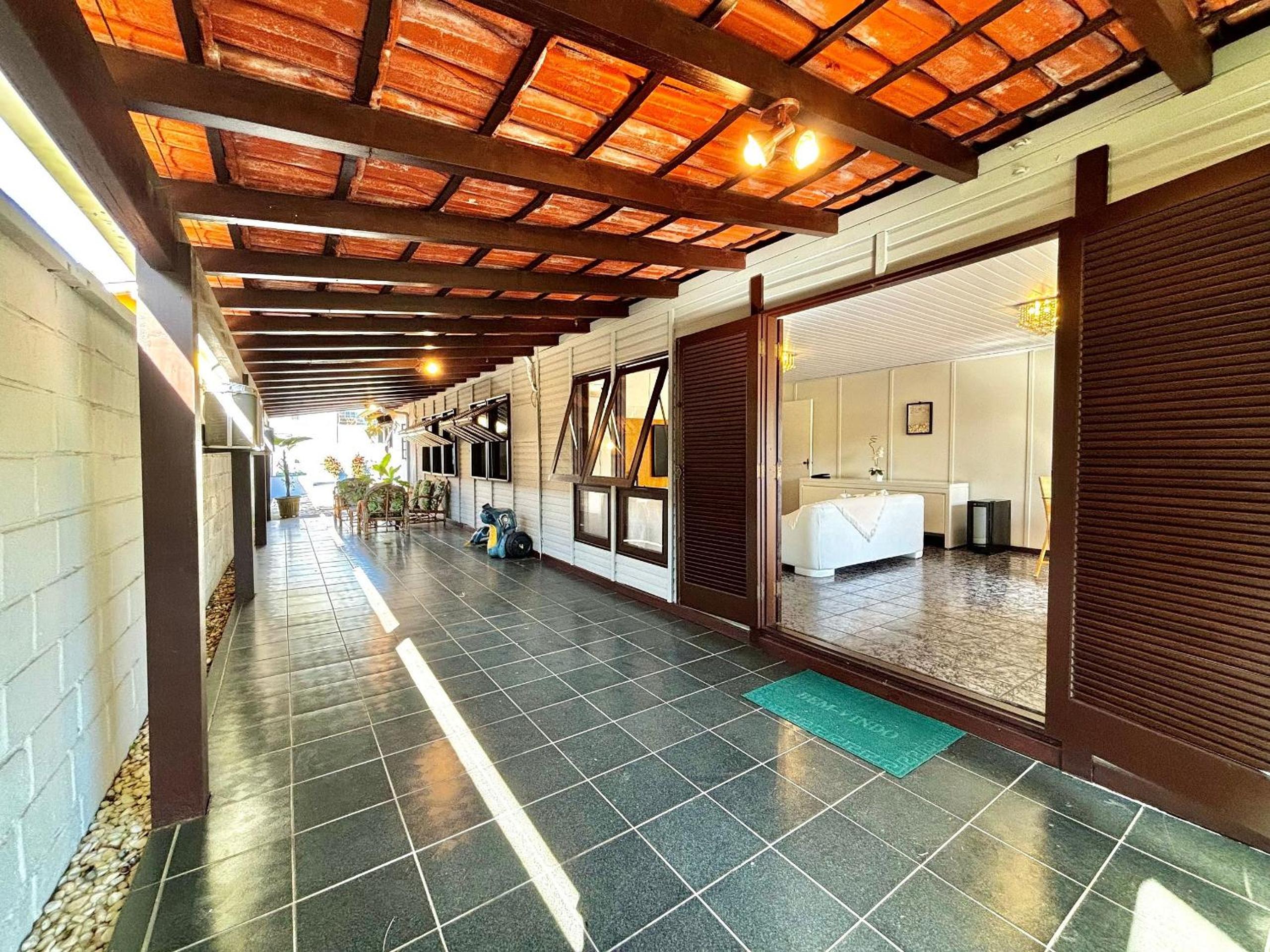 Casa em condomínio Luxuoso de Angra dos Reis que comporta até 8 pessoas.