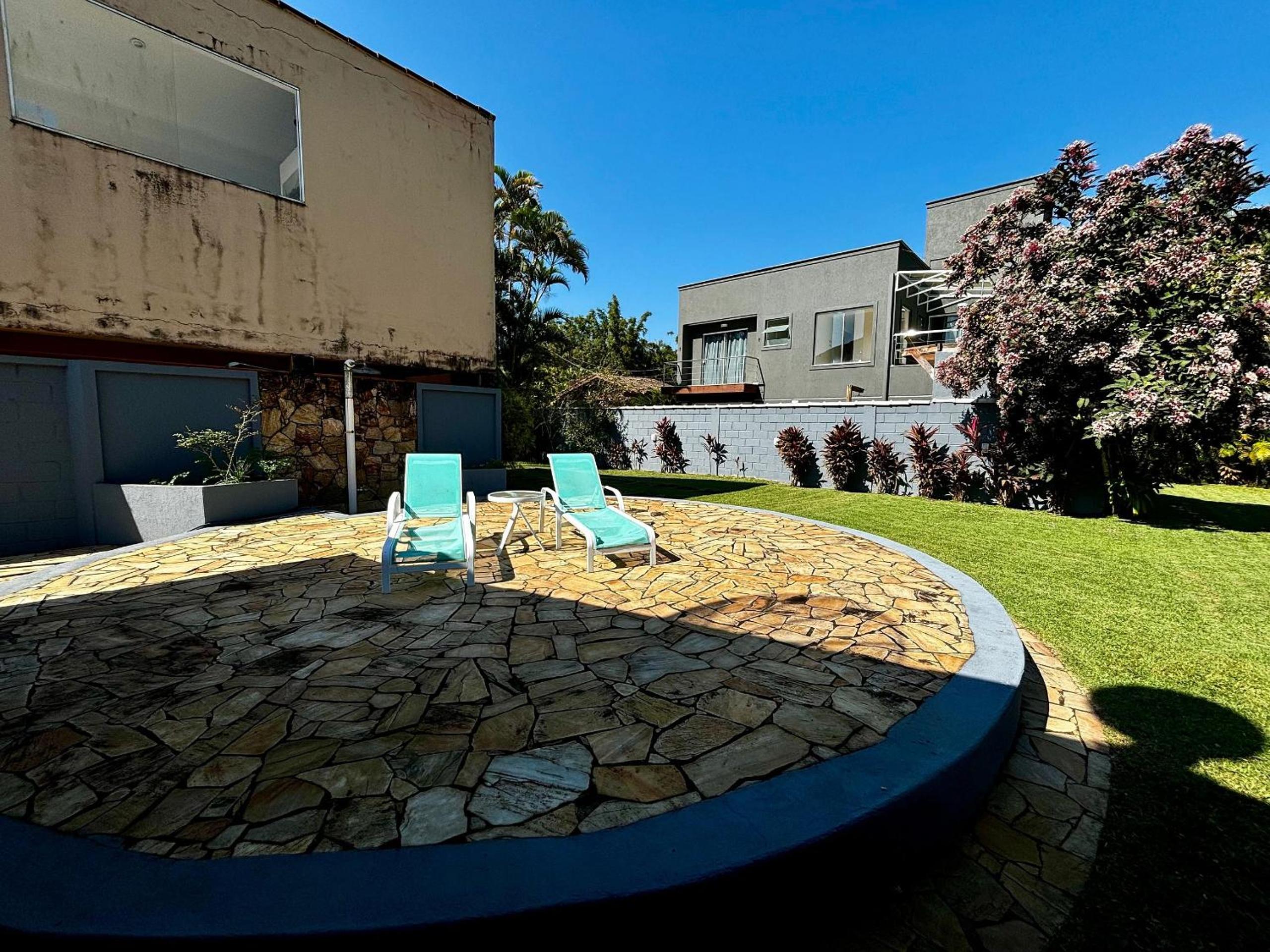 Casa em condomínio Luxuoso de Angra dos Reis que comporta até 8 pessoas.