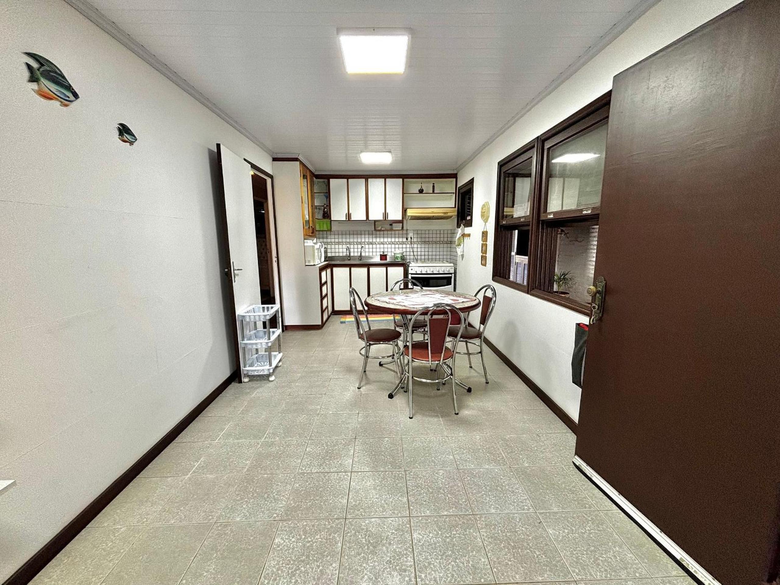 Casa em condomínio Luxuoso de Angra dos Reis que comporta até 8 pessoas.