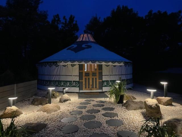 Warburton Stays Everybody's Yurt