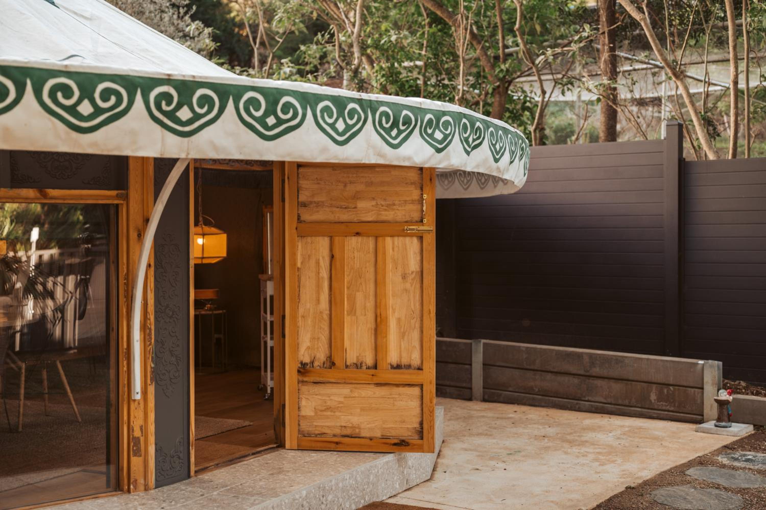 Warburton Stays Everybody's Yurt