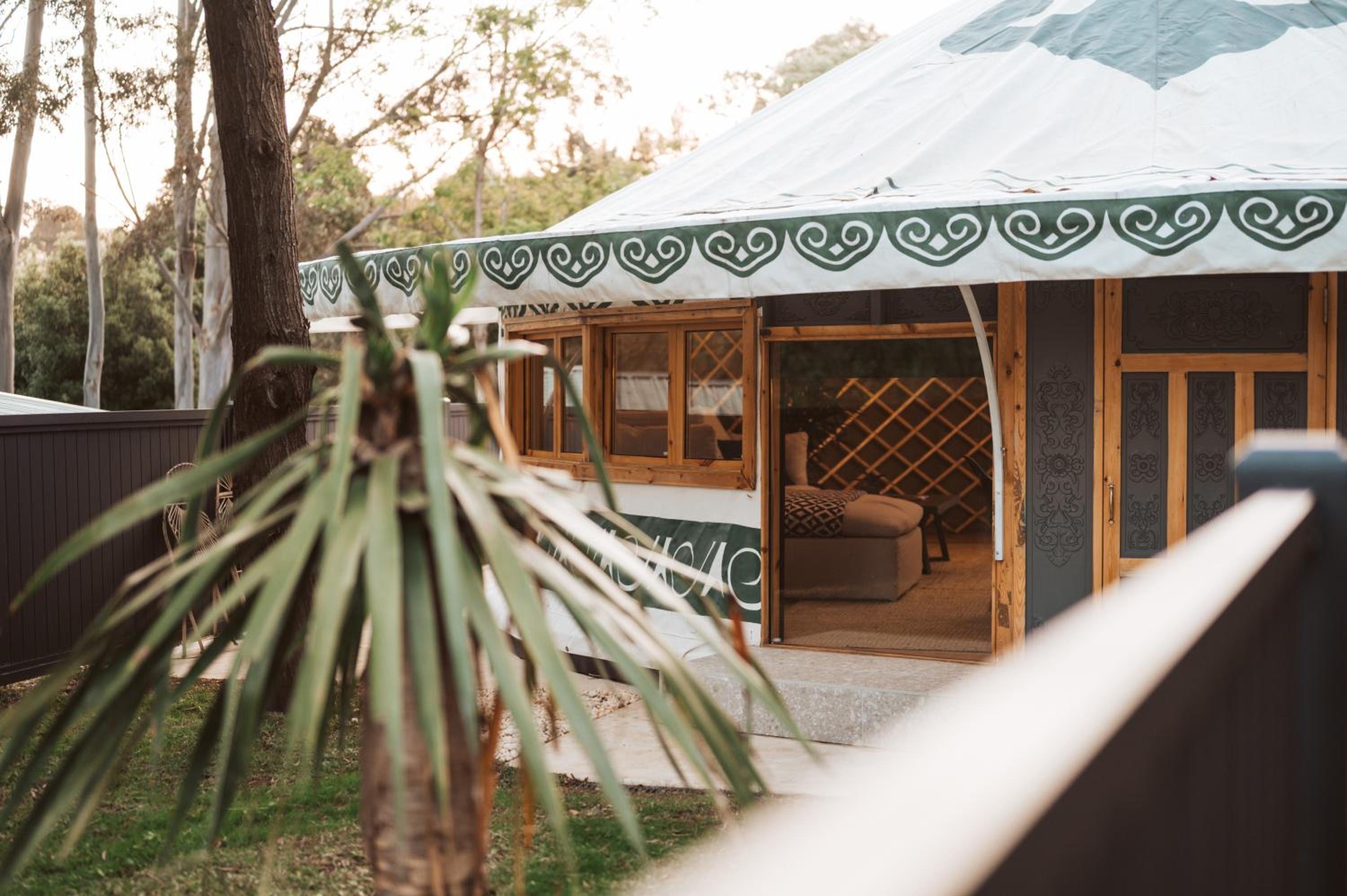 Warburton Stays Everybody's Yurt