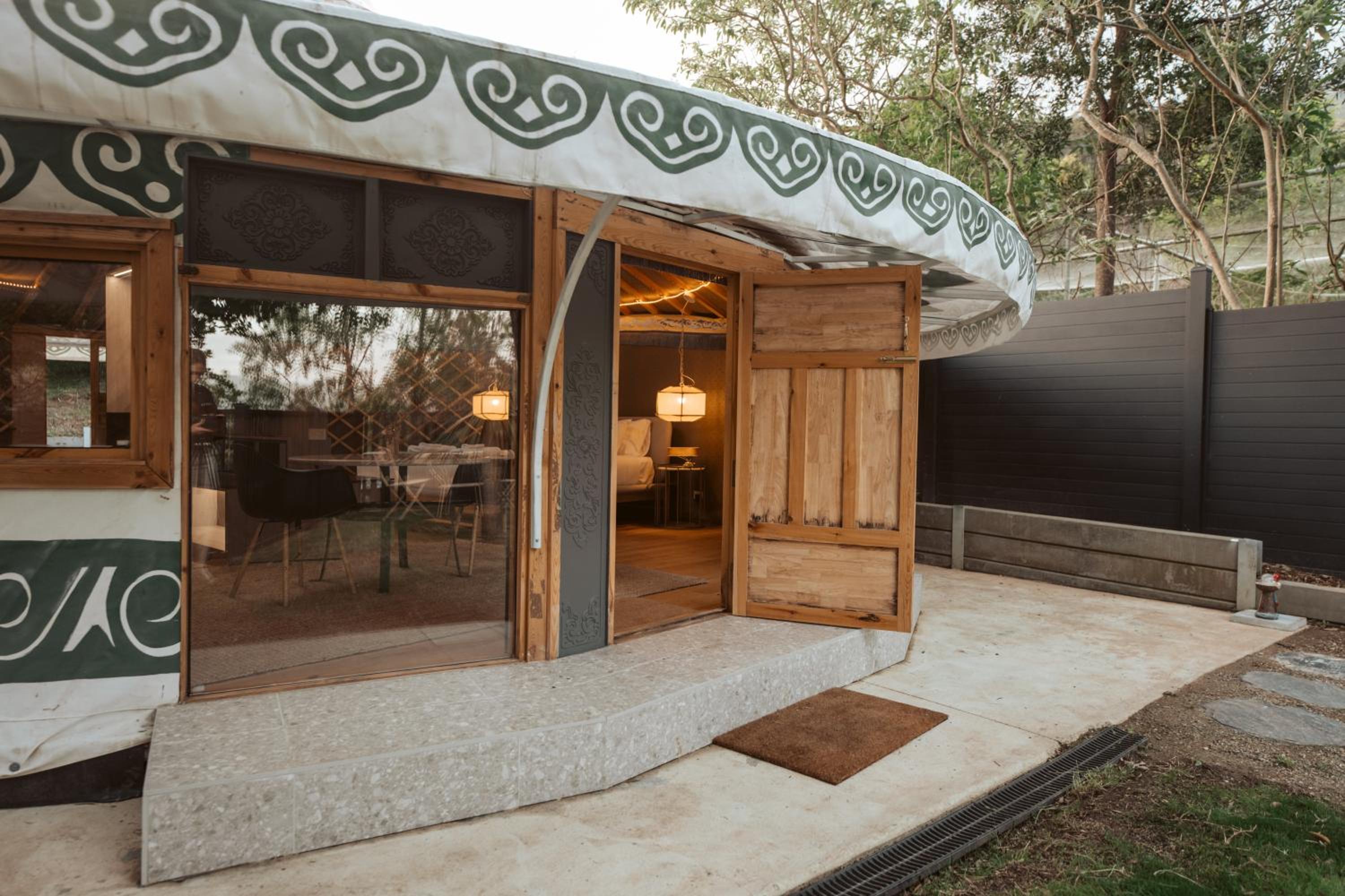 Warburton Stays Everybody's Yurt