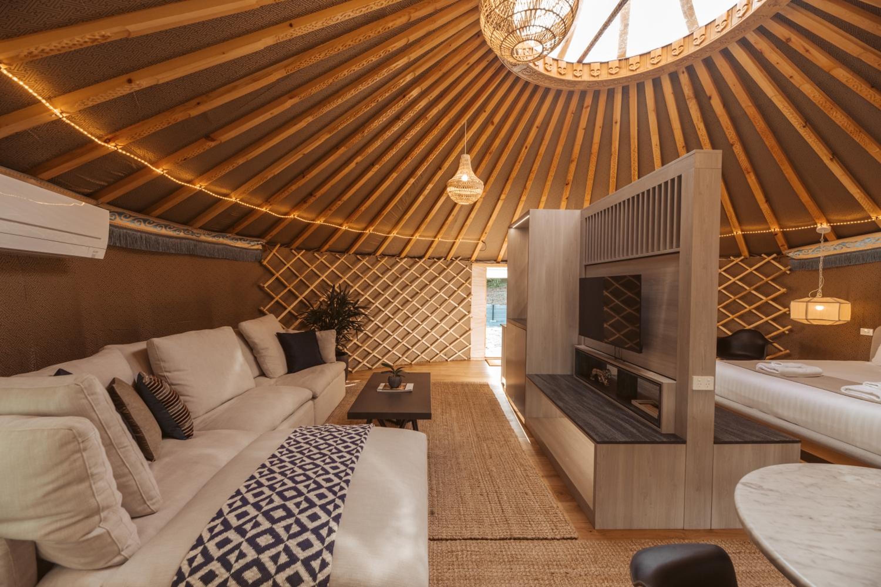 Warburton Stays Everybody's Yurt