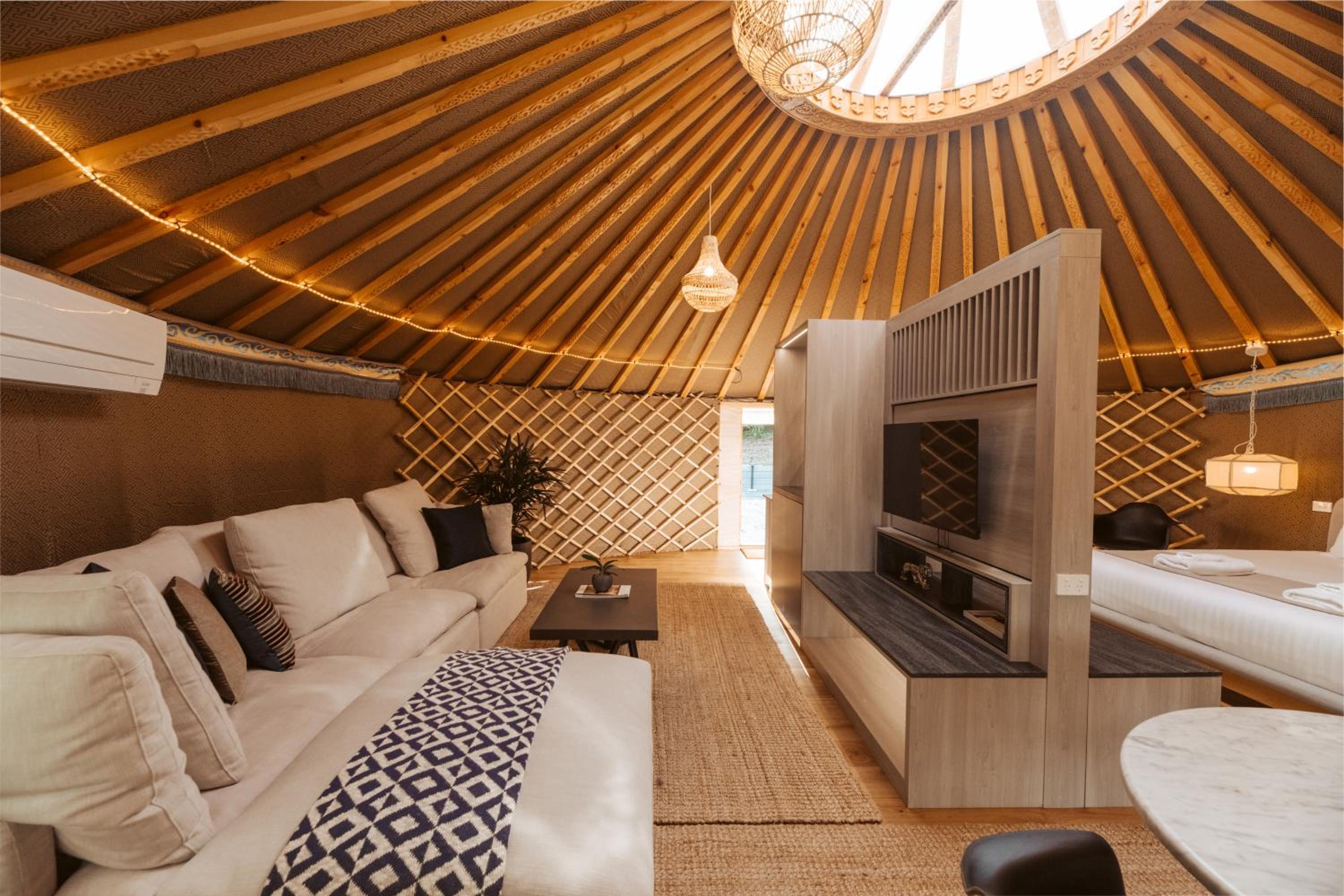 Warburton Stays Everybody's Yurt