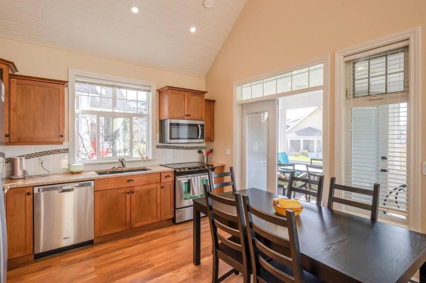 Sunrock Meadow Cottage On Osoyoos Lake