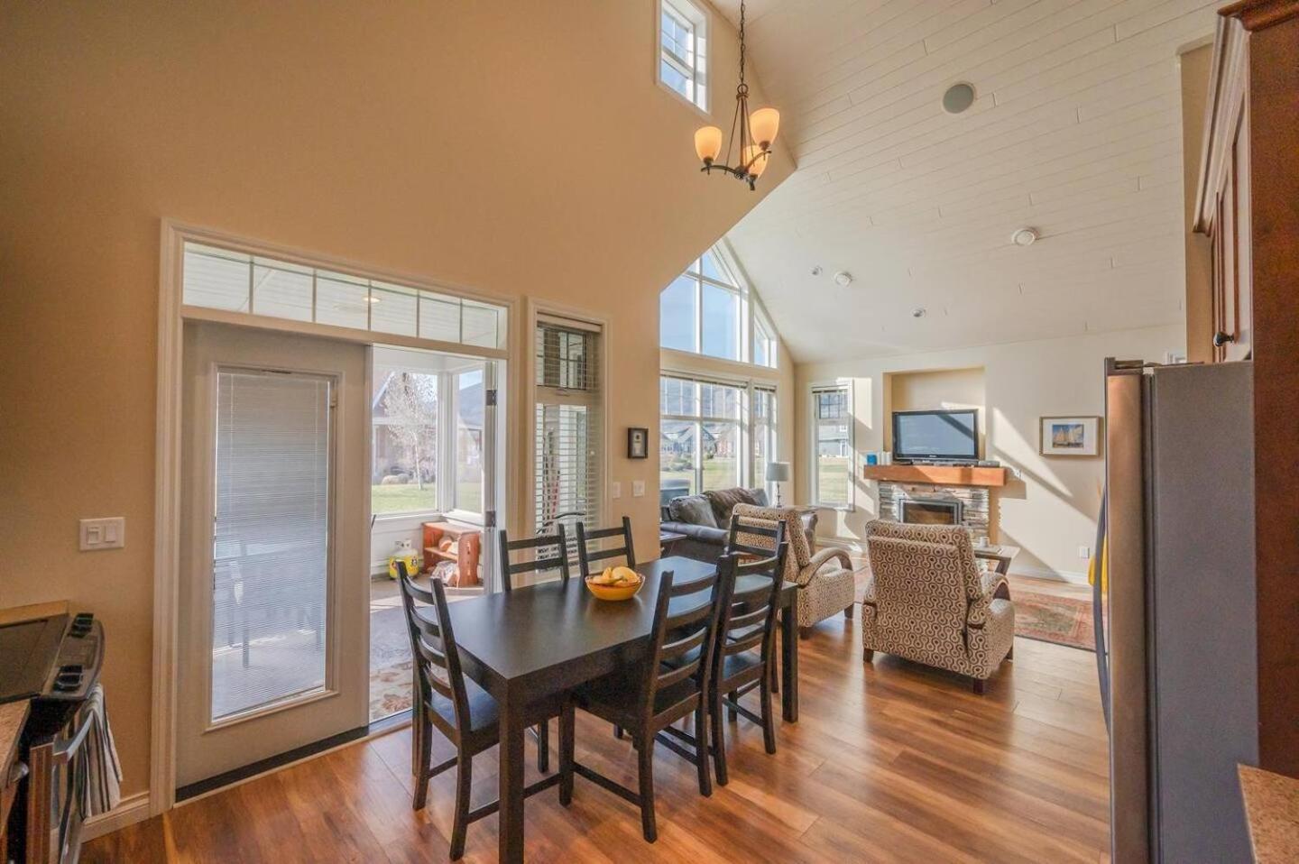 Sunrock Meadow Cottage On Osoyoos Lake