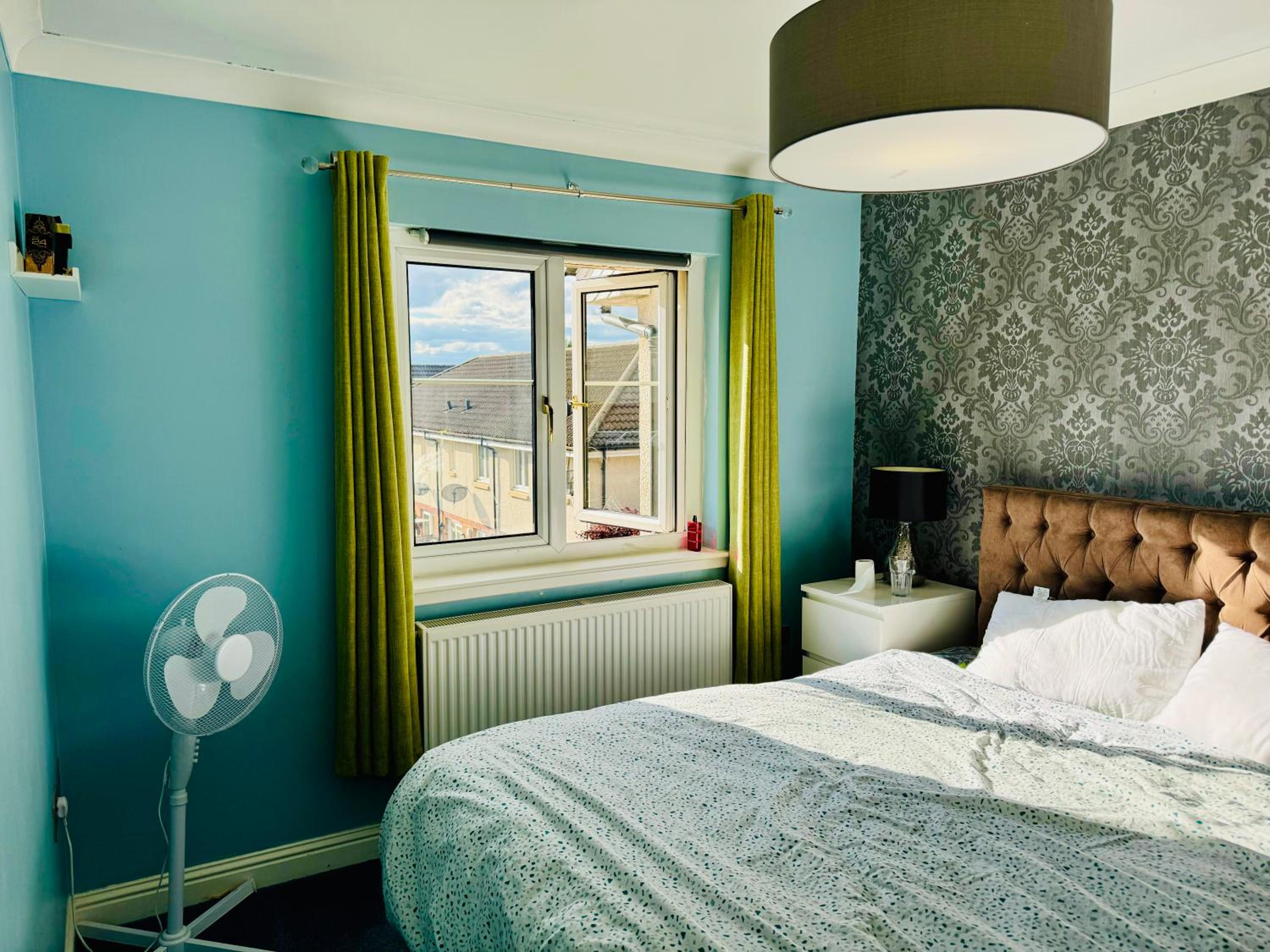 Glasgow Central guest house free parking view 5