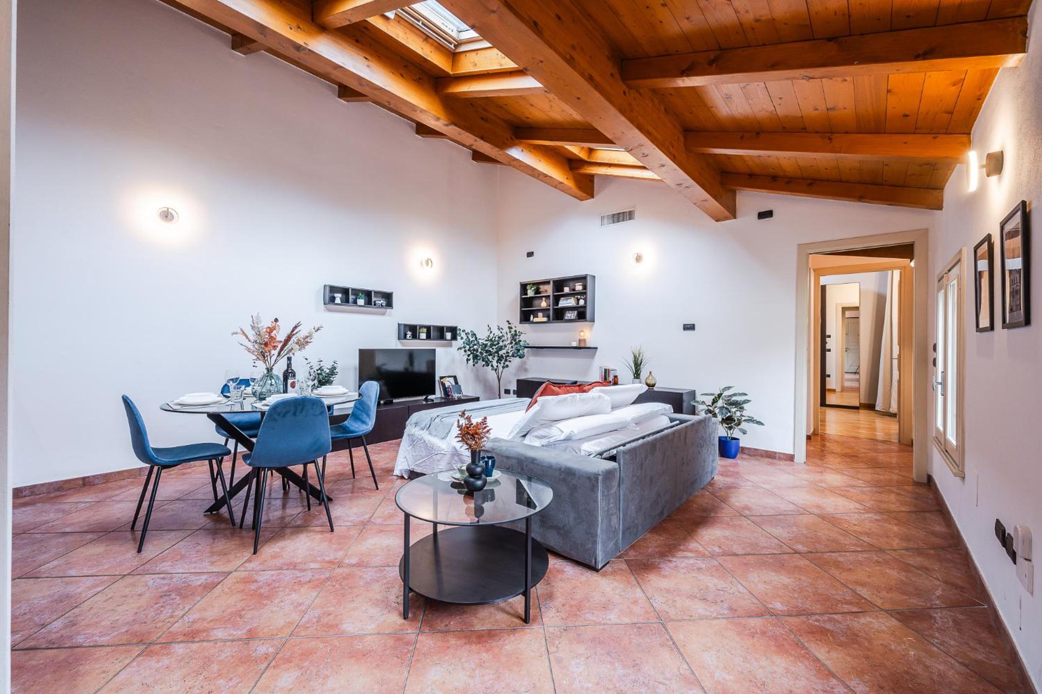 Casa Luce - bright, stylish and central photo 5