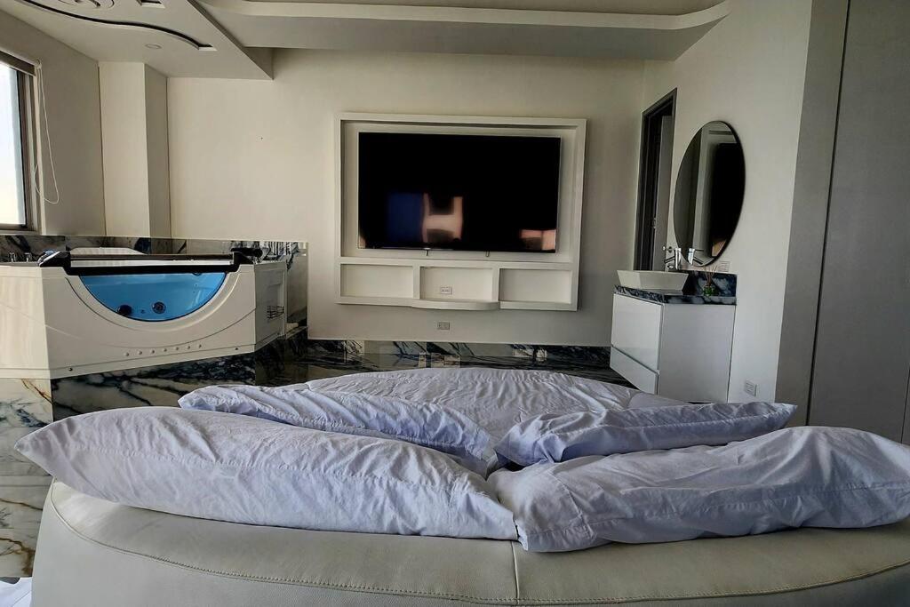 The YinYang Suite-Guest Friendly Adults Only