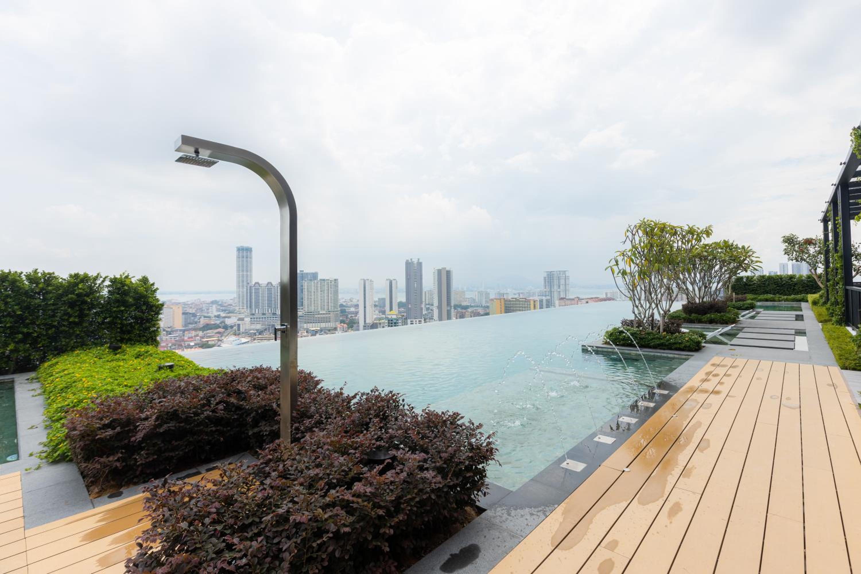 Beacon Executive Suite by MAY view 4