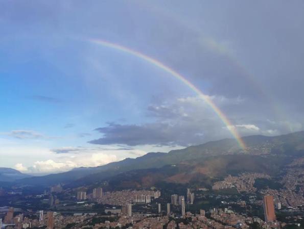 3 Apartamento con Hermosa Vista de Norte a Sur