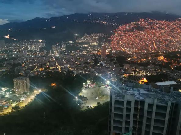 3 Apartamento con Hermosa Vista de Norte a Sur