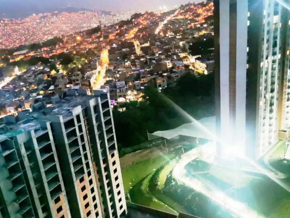 3 Apartamento con Hermosa Vista de Norte a Sur