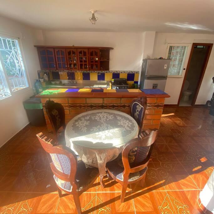 Finca con piscina balcón cerca al rio san rafael