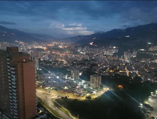 3 Apartamento con Hermosa Vista de Norte a Sur