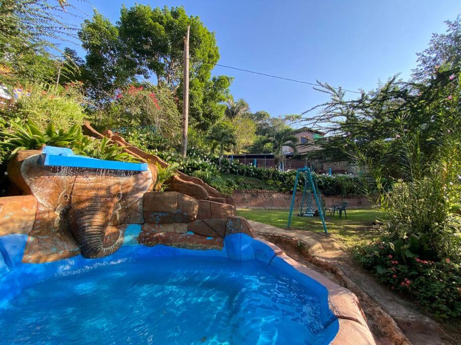 Finca con piscina balcón cerca al rio san rafael