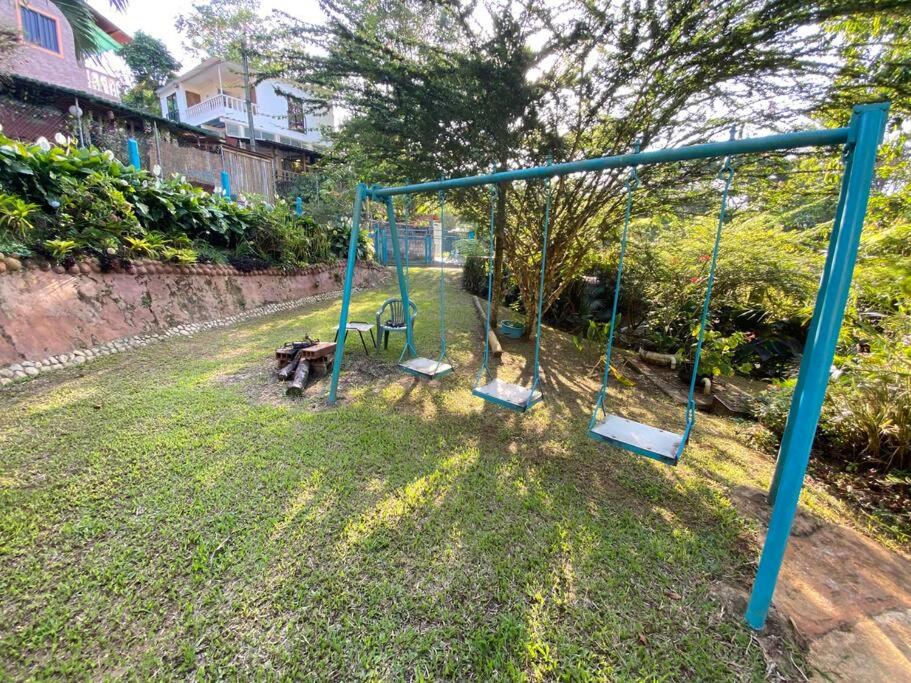 Finca con piscina balcón cerca al rio san rafael