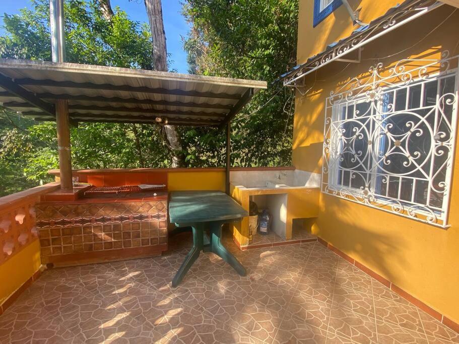 Finca con piscina balcón cerca al rio san rafael