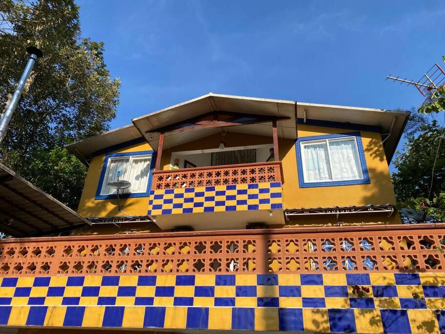 Finca con piscina balcón cerca al rio san rafael