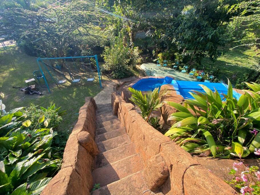 Finca con piscina balcón cerca al rio san rafael