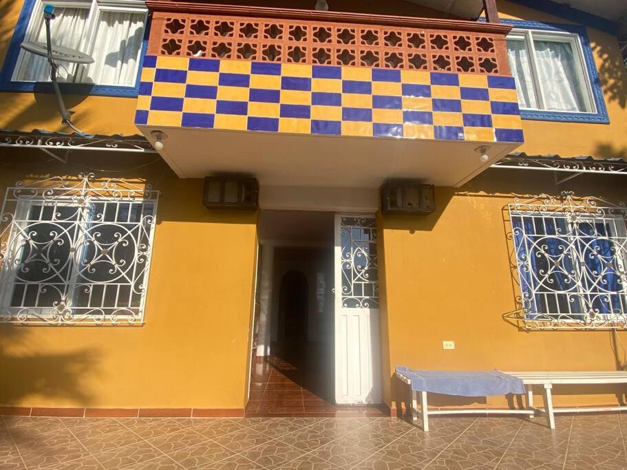 Finca con piscina balcón cerca al rio san rafael