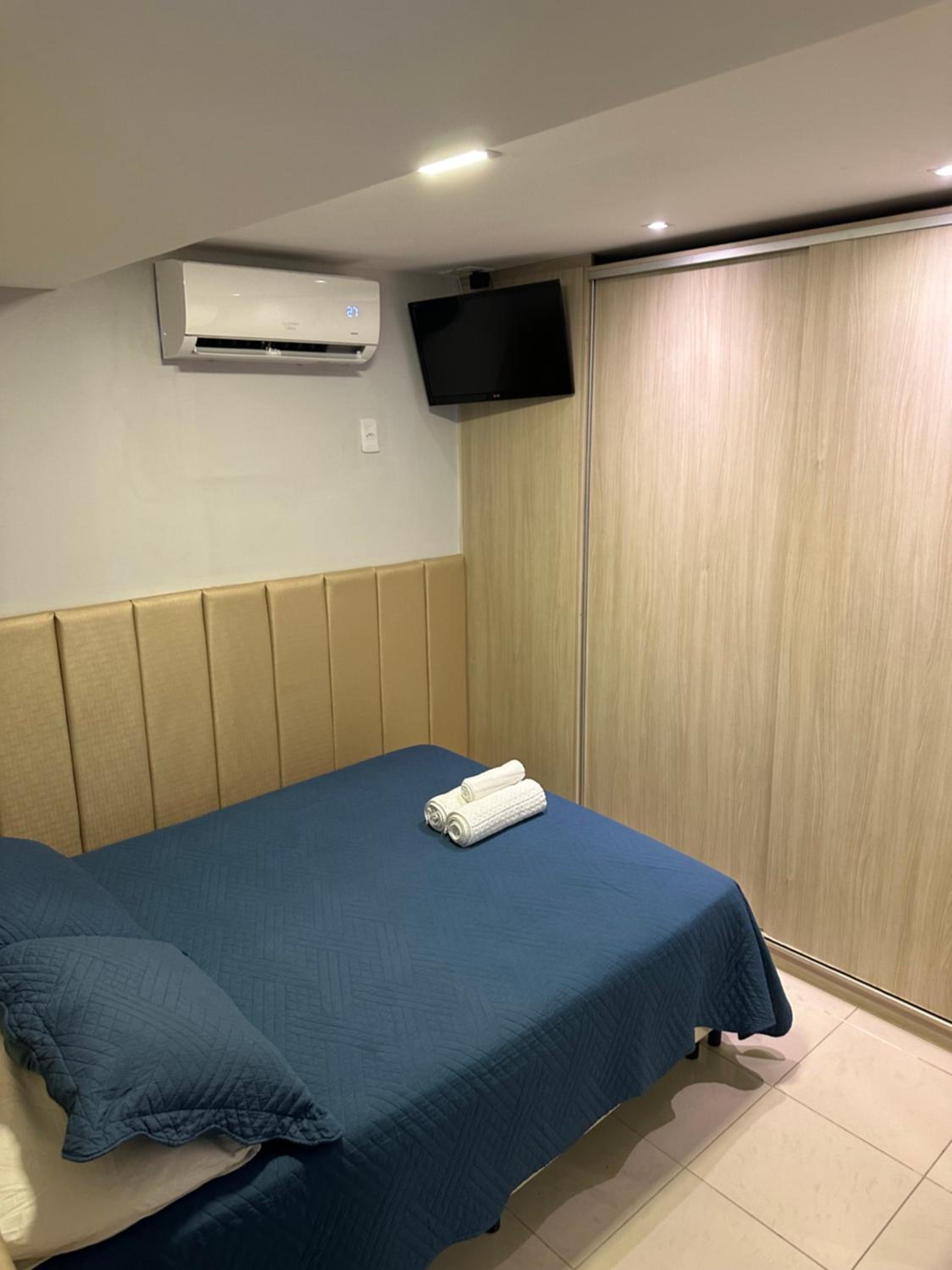 Flat Quarto e Sala, 400 metros da Praia de Boa Viagem, com Piscina, Wi-Fi 220Mbps