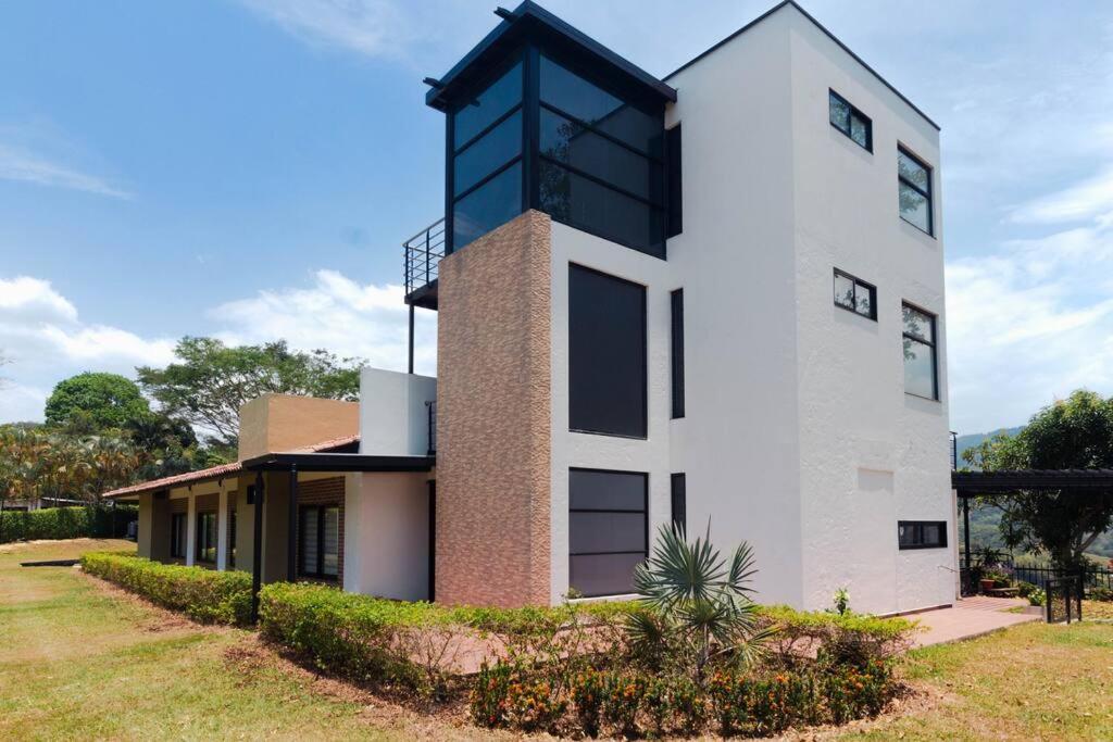 Casa con piscina privada, El Higuerón, Nocaima