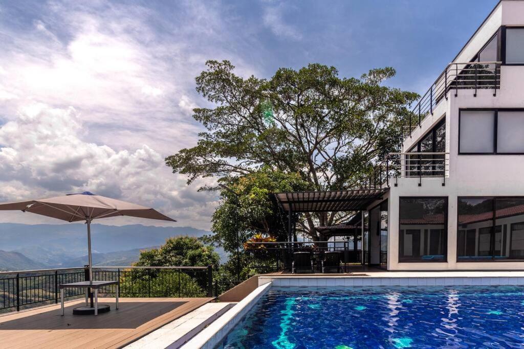 Casa con piscina privada, El Higuerón, Nocaima