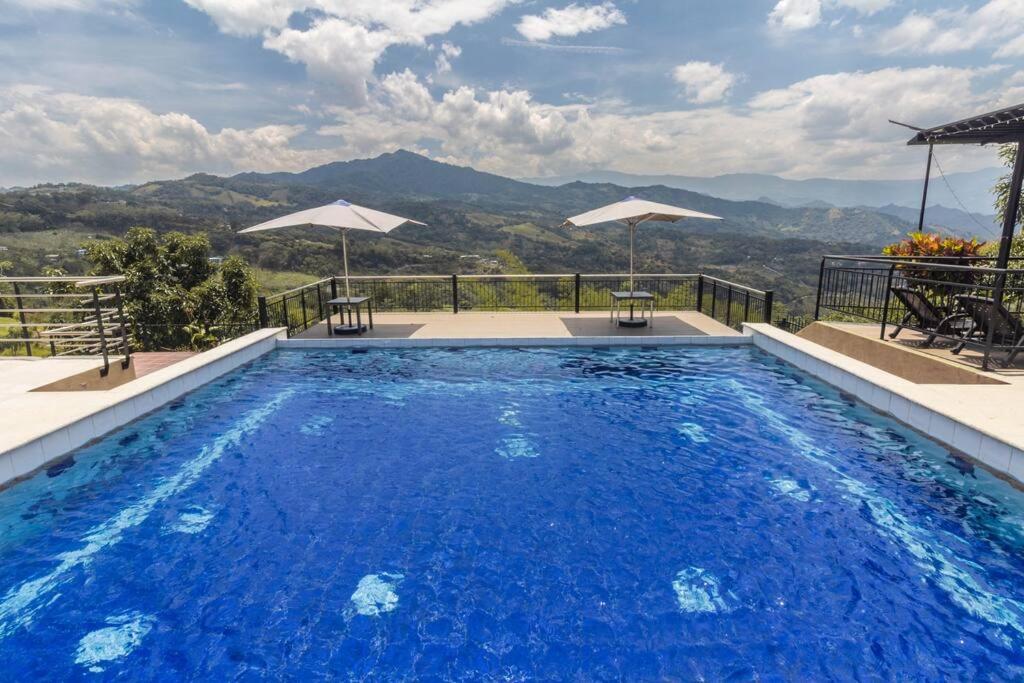 Casa con piscina privada, El Higuerón, Nocaima