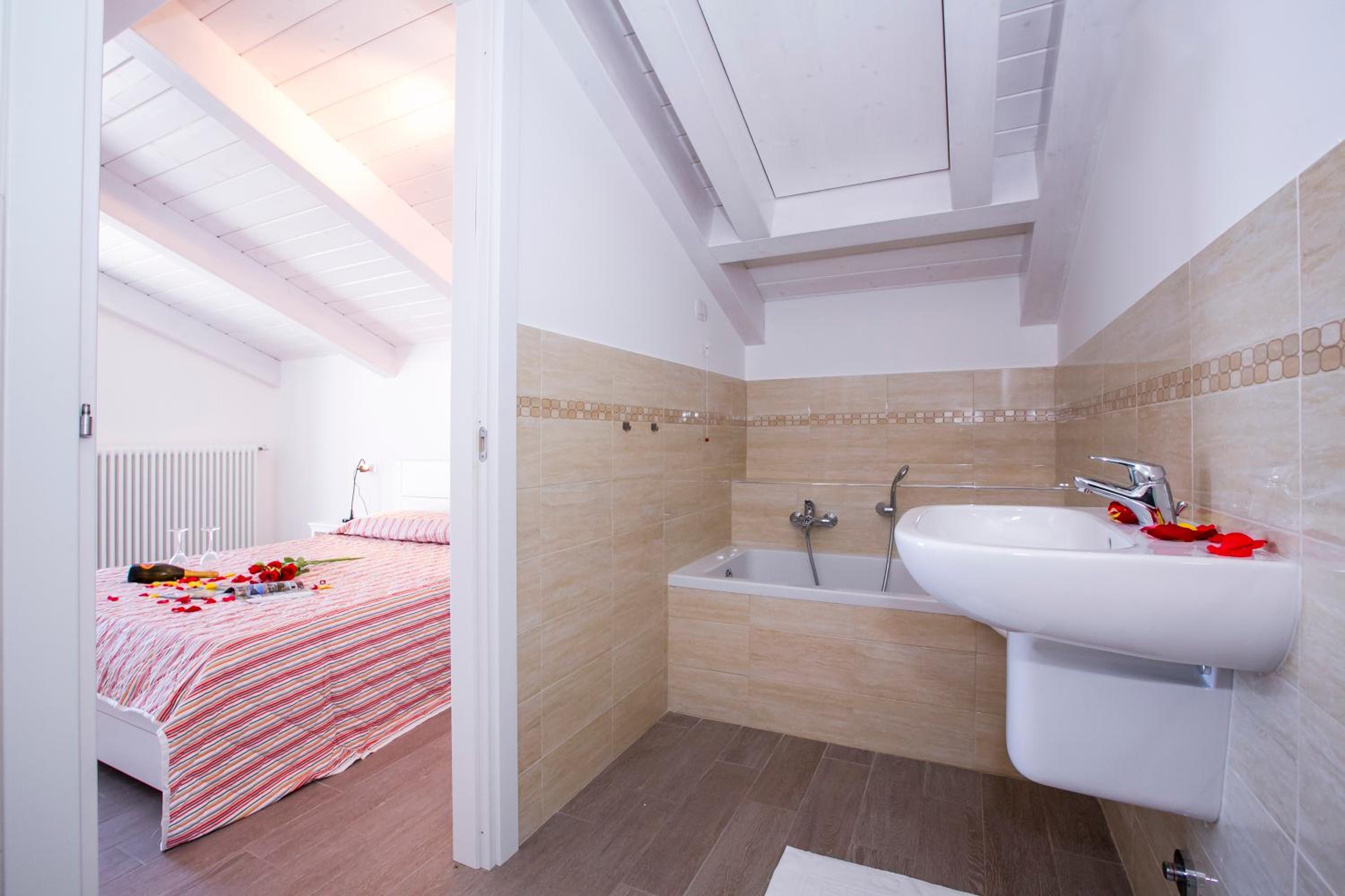 Casa Laura Apt. 6 en Menaggio — bathroom