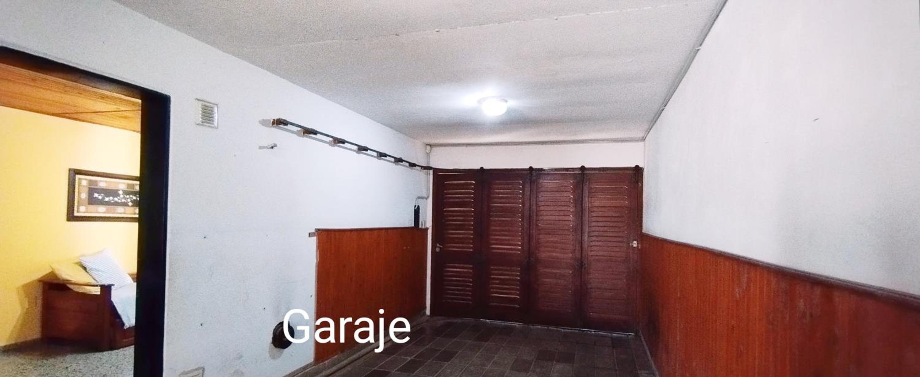 - Casa Jacarandá- quincho, garaje-consultá mascota -50 mts de la avenida principal