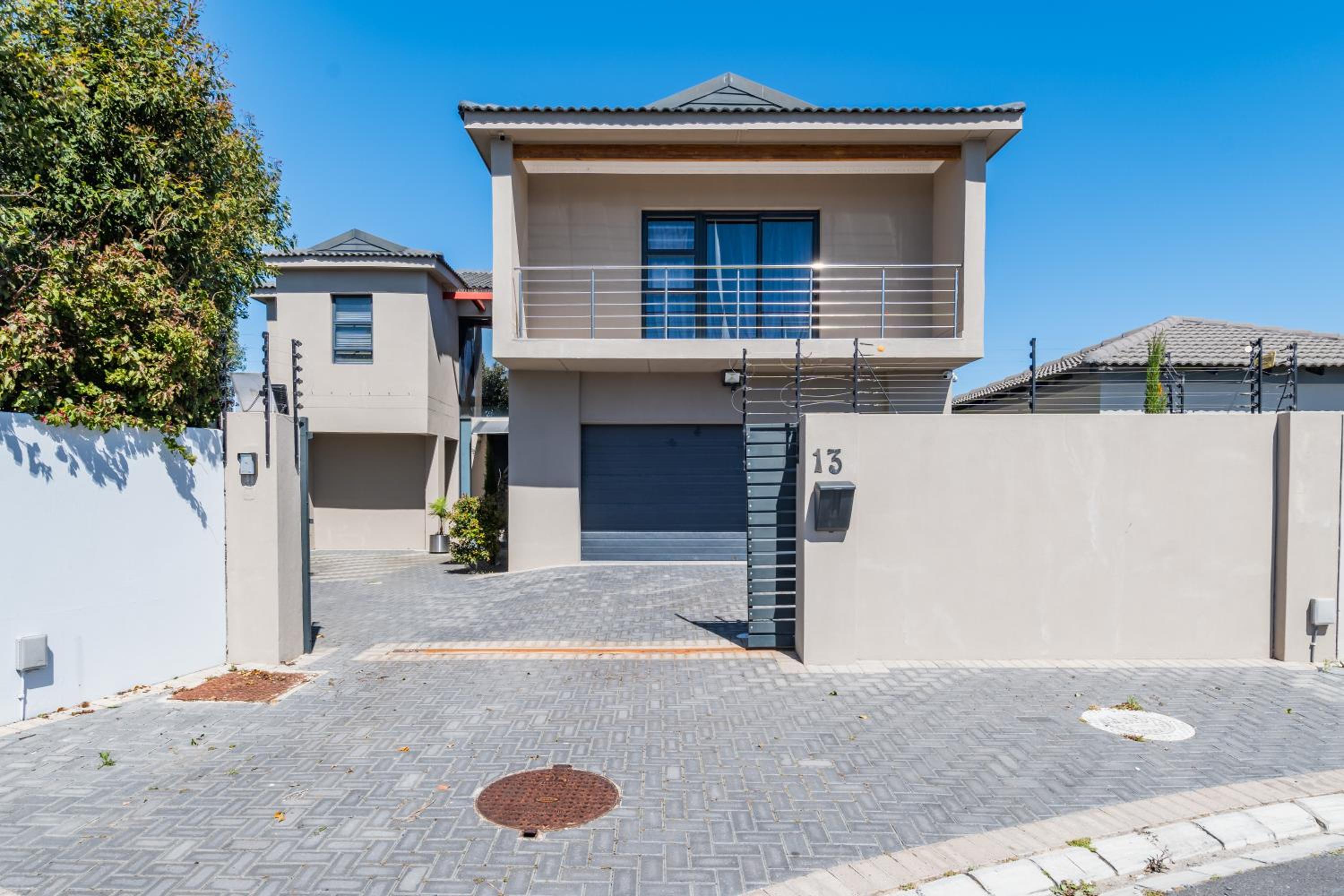 Enclaves Villa